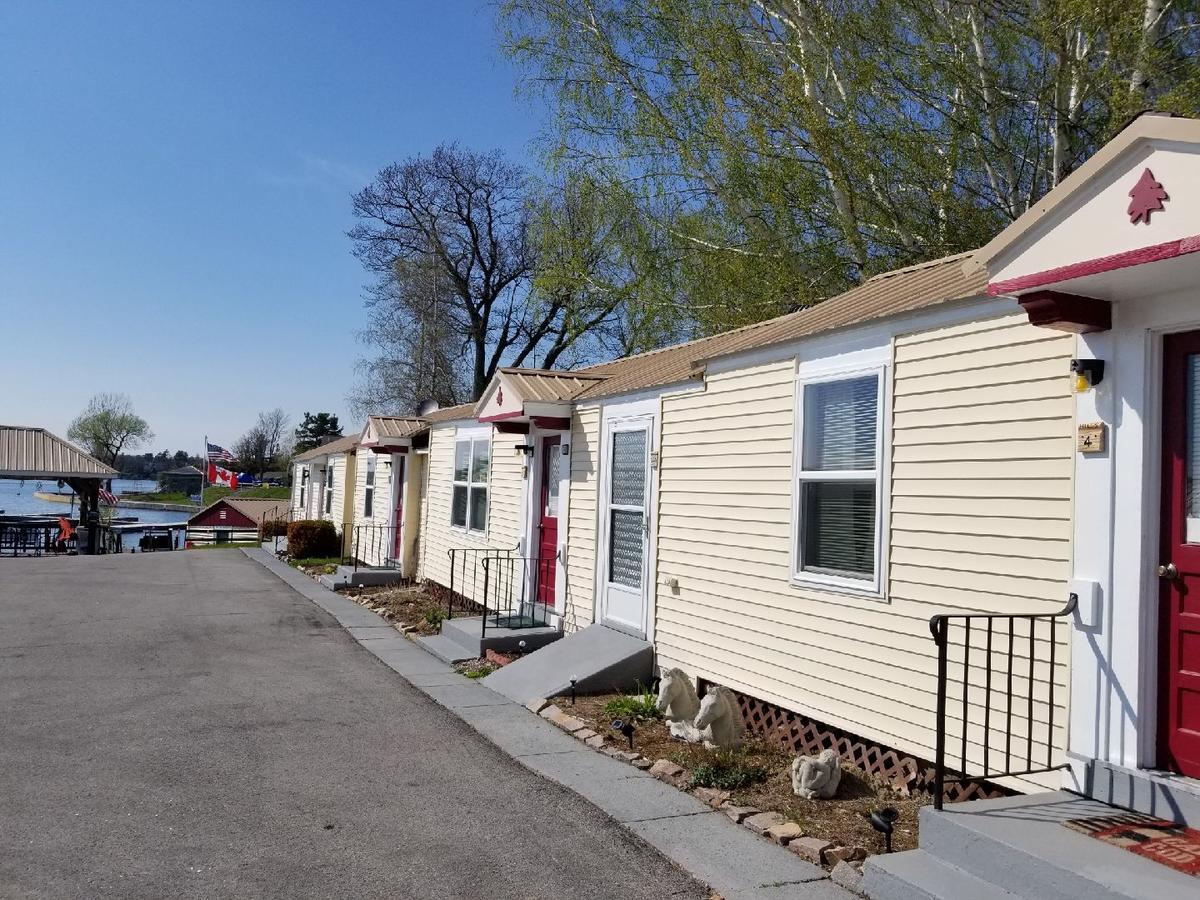 Hills Motor Court & Marina Alexandria Bay Exterior foto